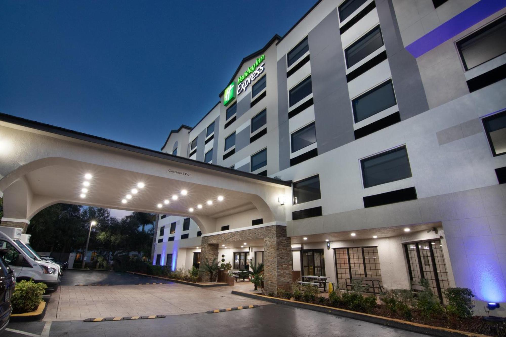 Holiday Inn Express And Suites Fort Lauderdale Airport West By Ihg Davie Buitenkant foto