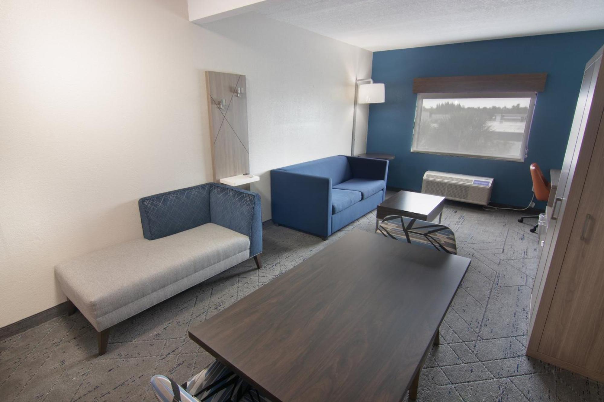Holiday Inn Express And Suites Fort Lauderdale Airport West By Ihg Davie Buitenkant foto
